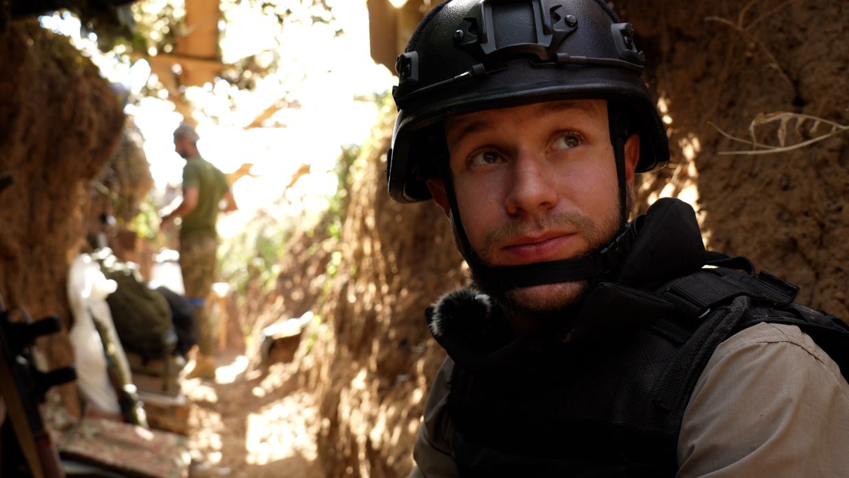With Ukrainian infantry facing Russians near Toretsk