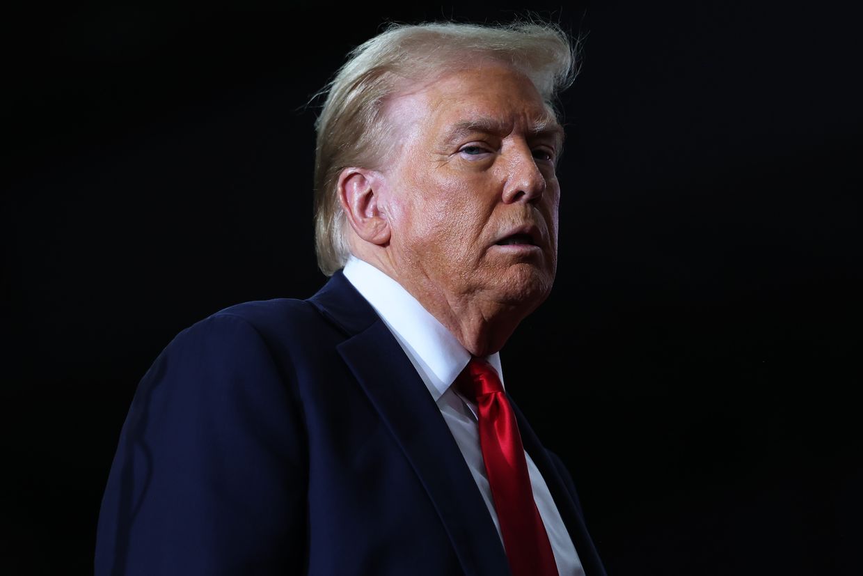 Trump threatens to 'back away' from Ukraine-Russia peace talks if progress is not made
